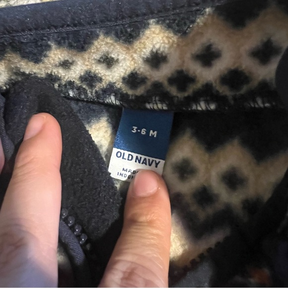 Old navy Unisex Mock-Neck Printed Micro Fleece One-Piece for Baby 3-6 m - Picture 2 of 3